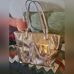 MICHAEL KORS JET SET GOLD METALLIC GRAB BAG,TOTE.